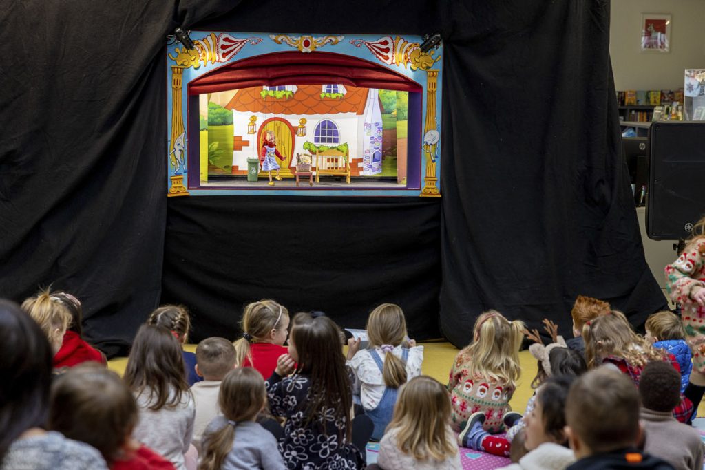 Moon and Sixpence Puppet Theatre